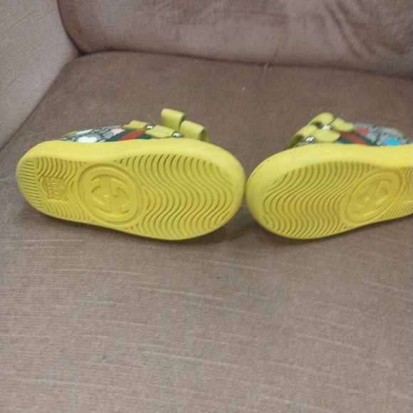 Shoes - Picture 4 of 5